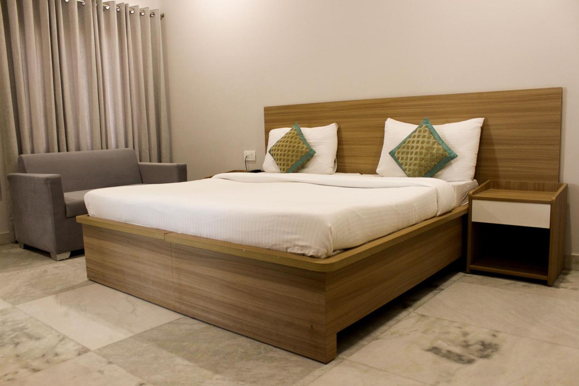 Stepinn - Ess Kay Ess Villa Gurgaon Extérieur photo