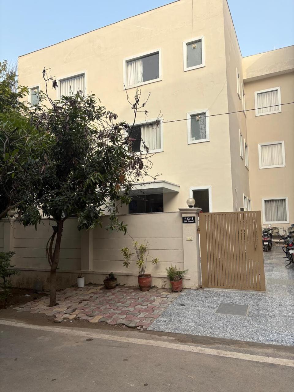 Stepinn - Ess Kay Ess Villa Gurgaon Extérieur photo